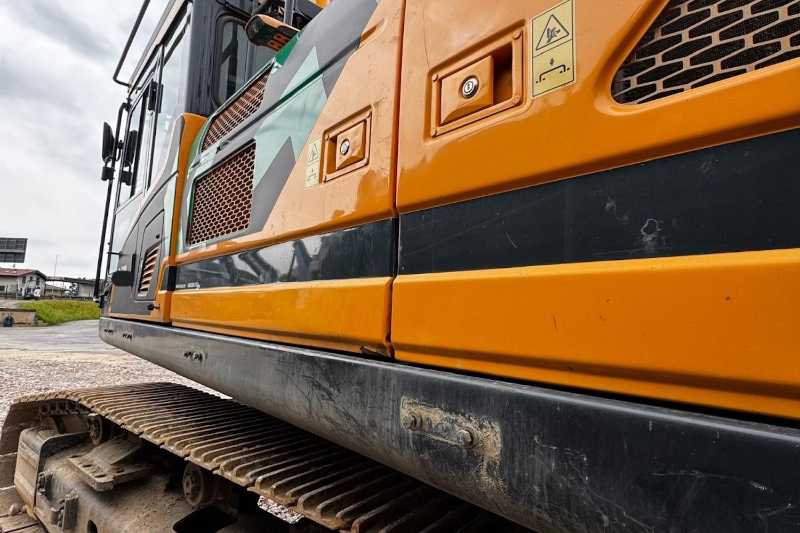 OmecoHub - Immagine HYUNDAI HX520L